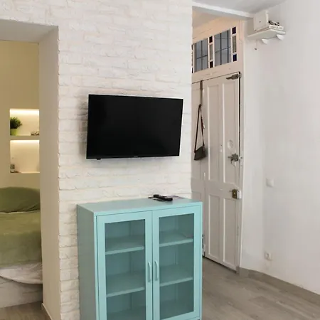 Iyourbasics Lovely Hinestrosa 23 Free Wifi&ac Appartement