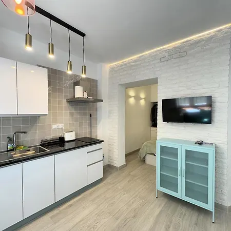 Iyourbasics Lovely Hinestrosa 23 Free Wifi&ac Appartement
